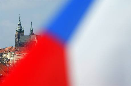 Pražský hrad a česká vlajka